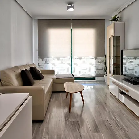 Rent4 Malaga Playa Del Bajondillo شقة *